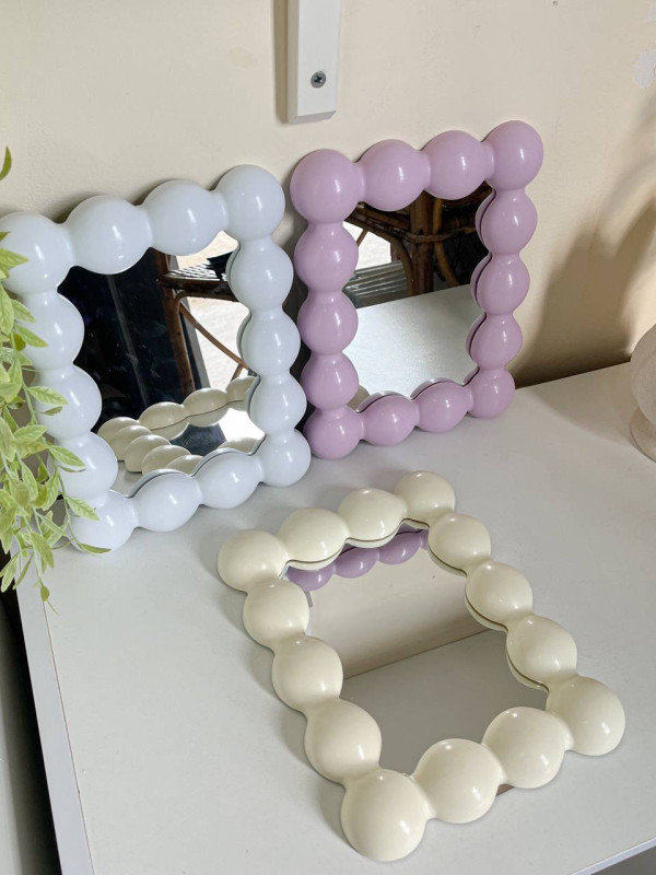 مرآة صغيرة شكل مربع