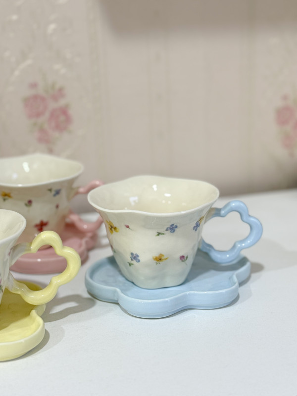 فنجان مورد مع صحن ويد شكل وردة