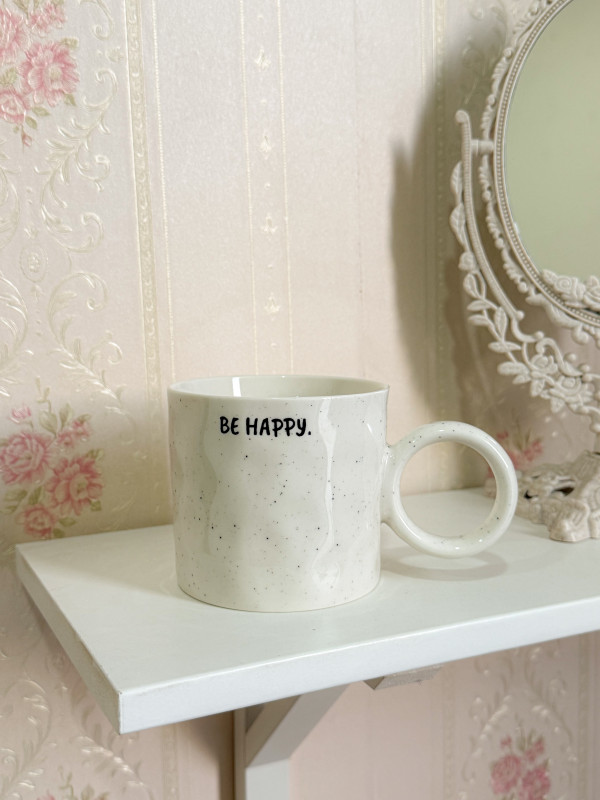 كوب أبيض يد دائرية be happy