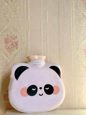 قربة ماء شكل باندا