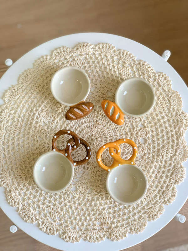 صحن صغير للصوصات والشوكلاتة-بسكوت