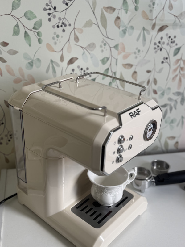 ماكنة قهوة raf