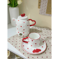 أبريق مميز مع قاعدة/ وفنجان مع صحنه