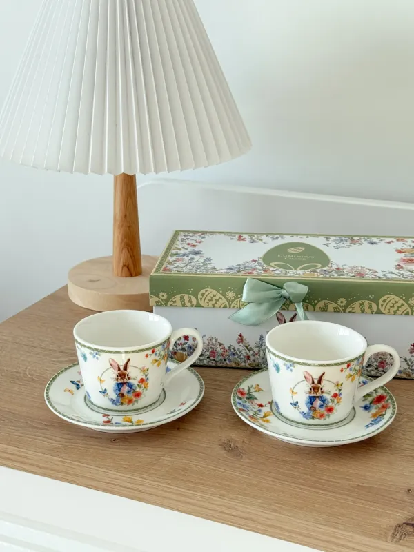 مجموعة الأرنب بيتر مع علبة مميزة-فنجانين
