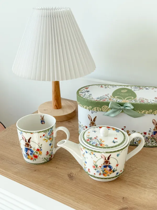 مجموعة الأرنب بيتر مع علبة مميزة-كوب وأبريق