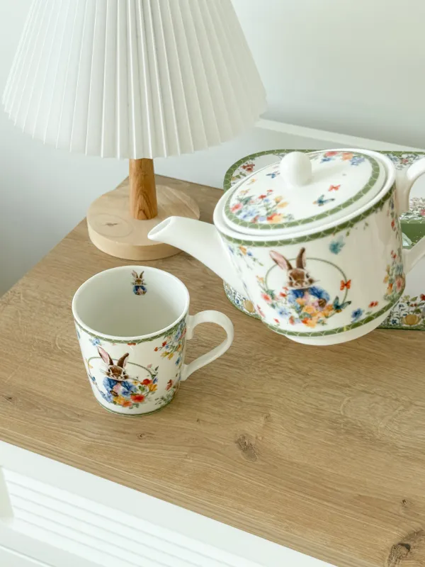 مجموعة الأرنب بيتر مع علبة مميزة-كوب وأبريق