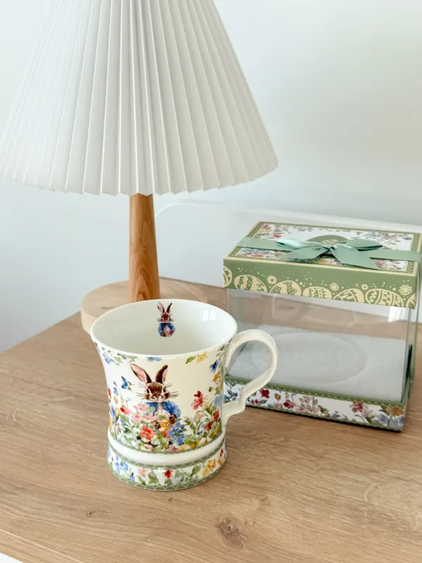 مجموعة الأرنب بيتر مع علبة مميزة-كوب