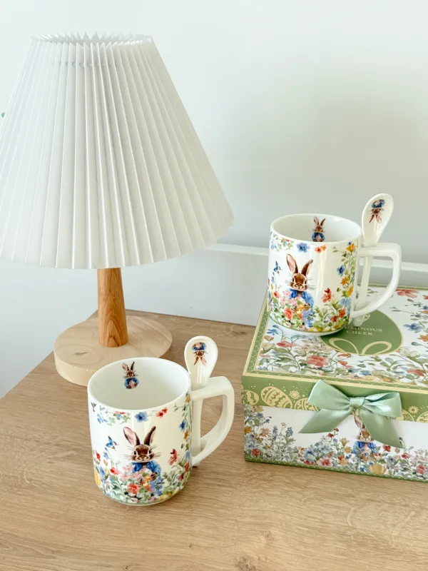 مجموعة الأرنب بيتر مع علبة مميزة-كوبين ومعلقتين