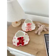 كوب هاندميد مع يد وصحن فيونكة
