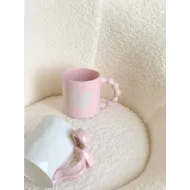 كوب زهري رسمة قلب مع يد دوائر