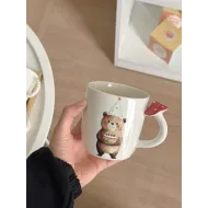 كوب يوم الميلاد يد مع فطر🎂