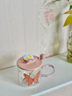 كوب شفاف فراشة مع غطاء وملعقة