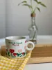 كوب ابيض برسمات ورد