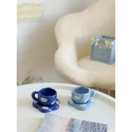 فنجان حجم صغير مع طباعة غيوم